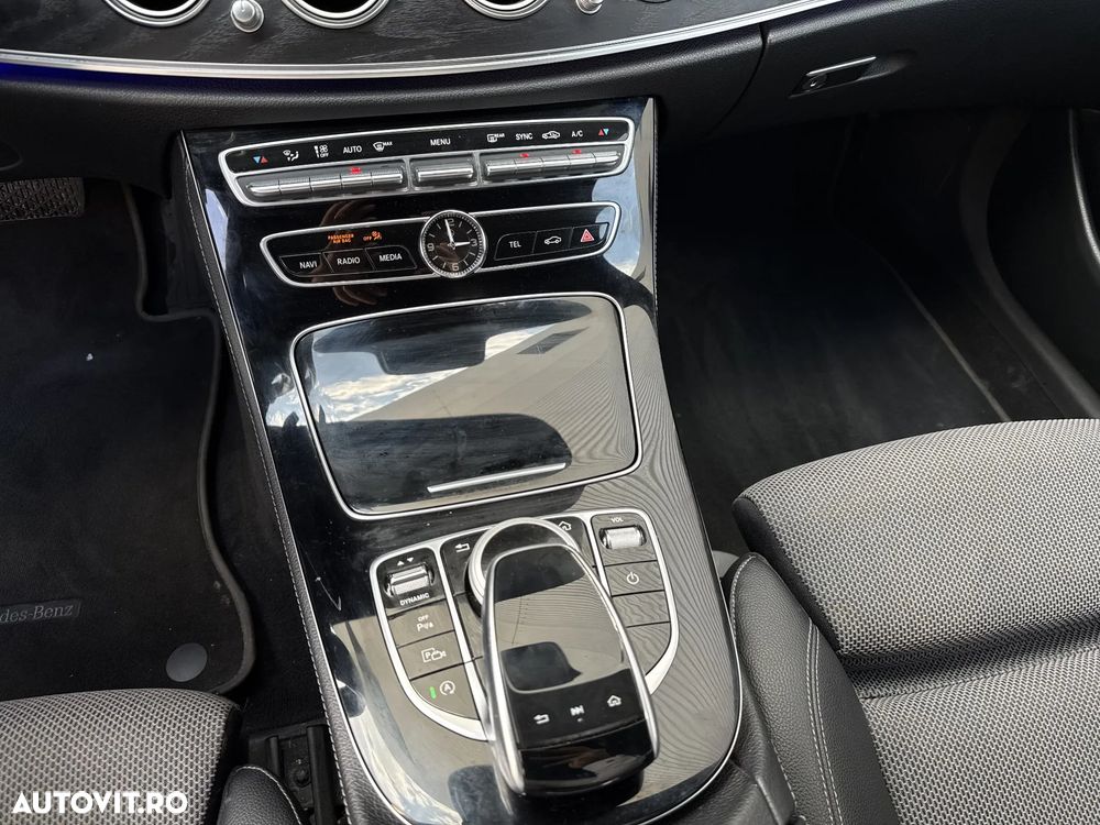 Mercedes-Benz E 220 d 4MATIC Aut. - 25