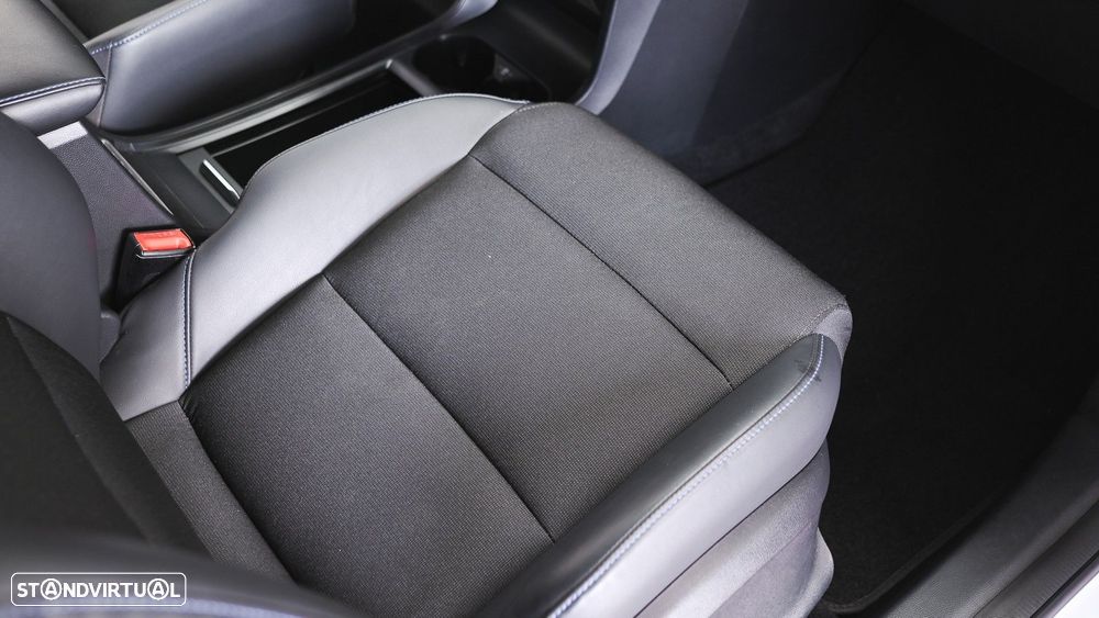 MG MG4 64 kWh Luxury - 39