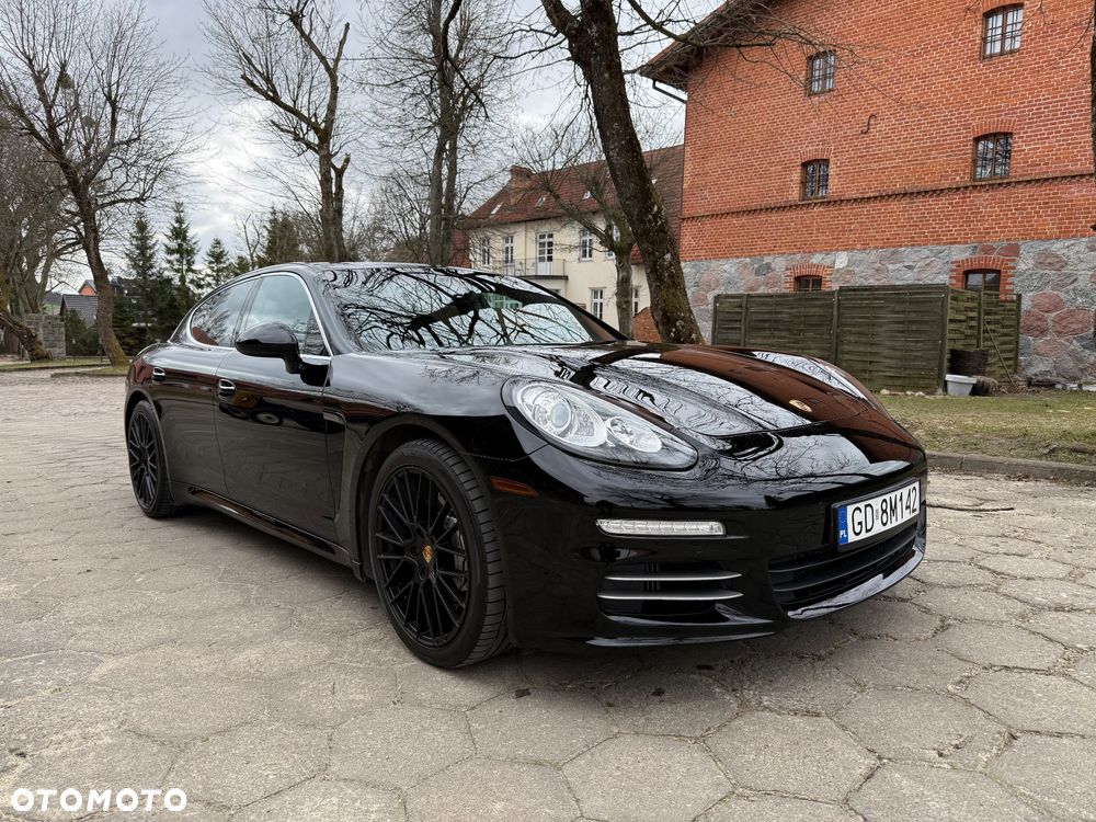 Porsche Panamera 4S - 4