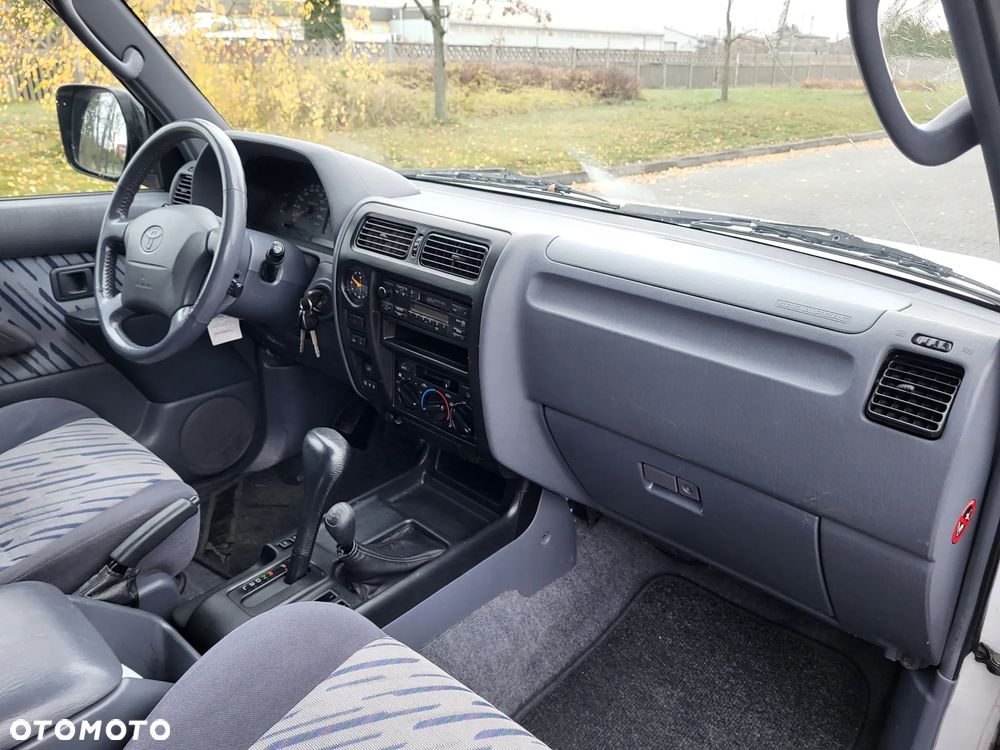 Toyota Land Cruiser - 20