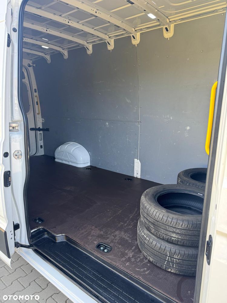 Volkswagen CRAFTER blaszak MAXi długi 4,3 L4H2 - 13