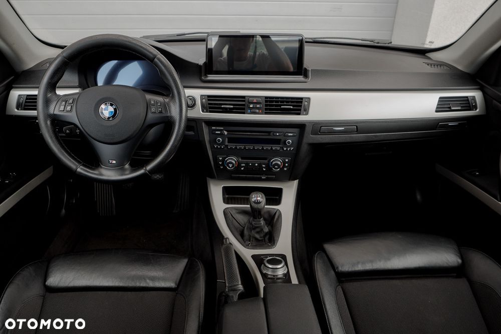 BMW Seria 3 320d - 32