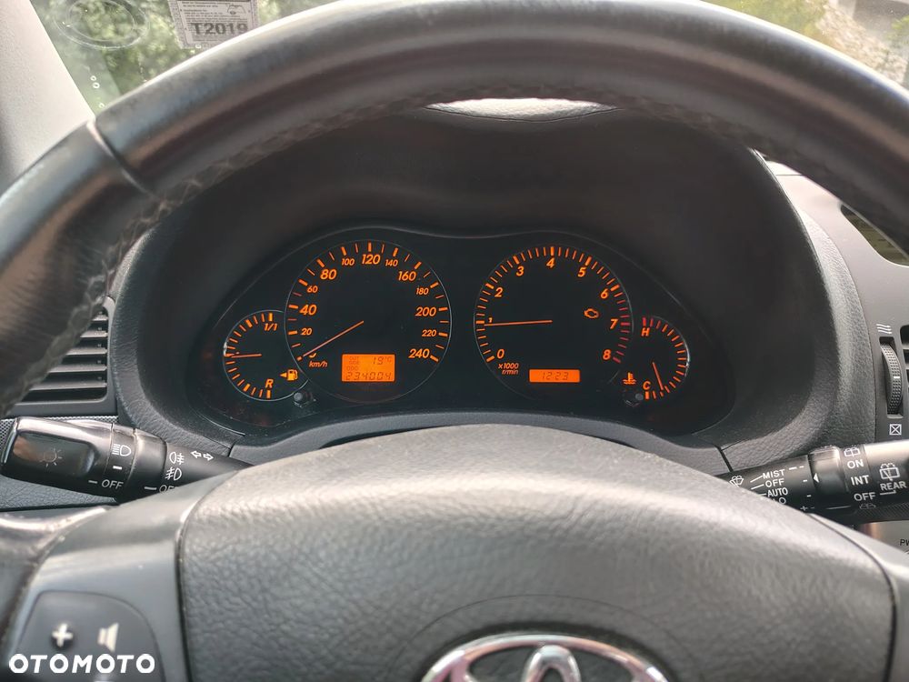 Toyota Avensis 2.0 VVT-i Team - 21