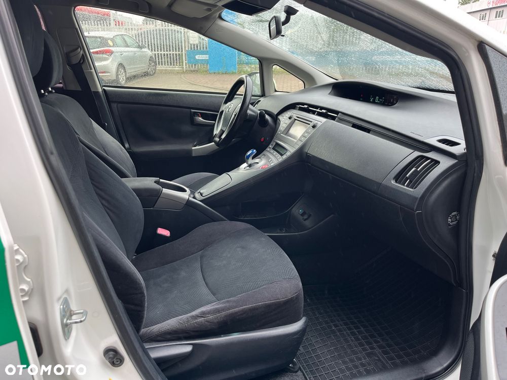 Toyota Prius 1.8 HSD Active - 13