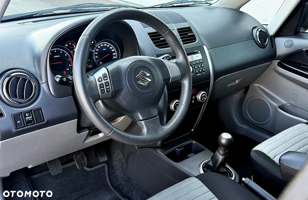 Suzuki SX4 1.6 Explore - 18