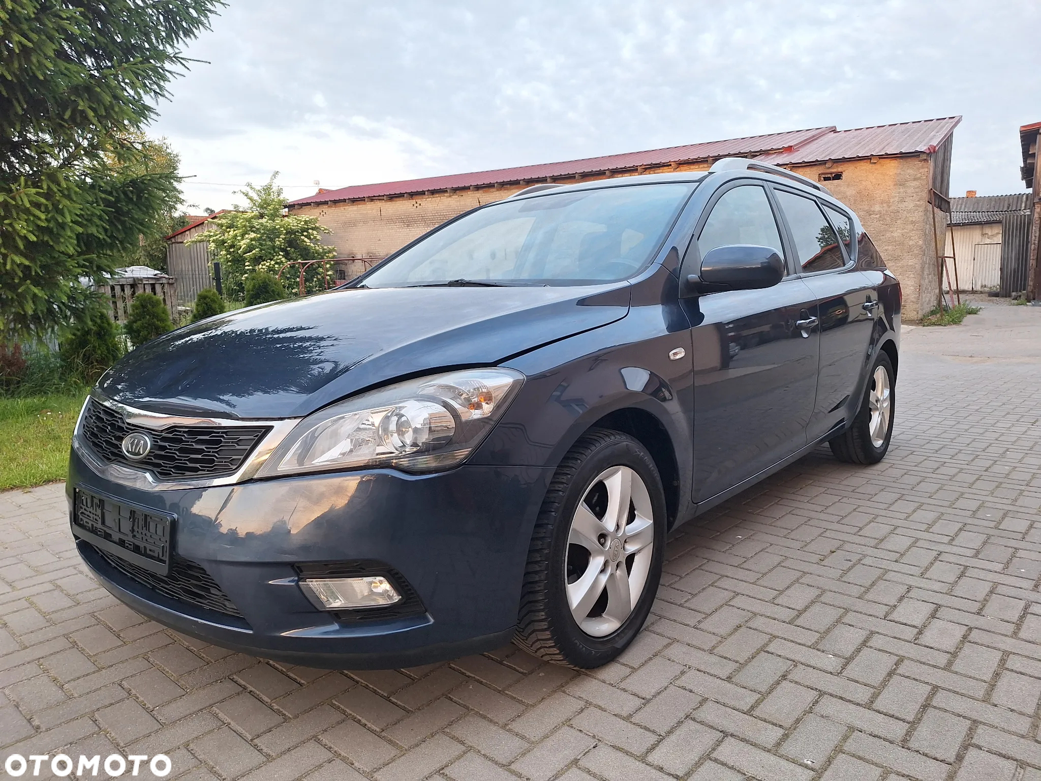 Kia Ceed - 12