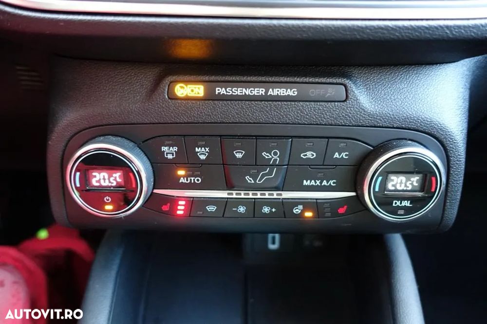 Ford Focus 1.5 EcoBlue Start-Stopp-System Aut. TITANIUM - 6