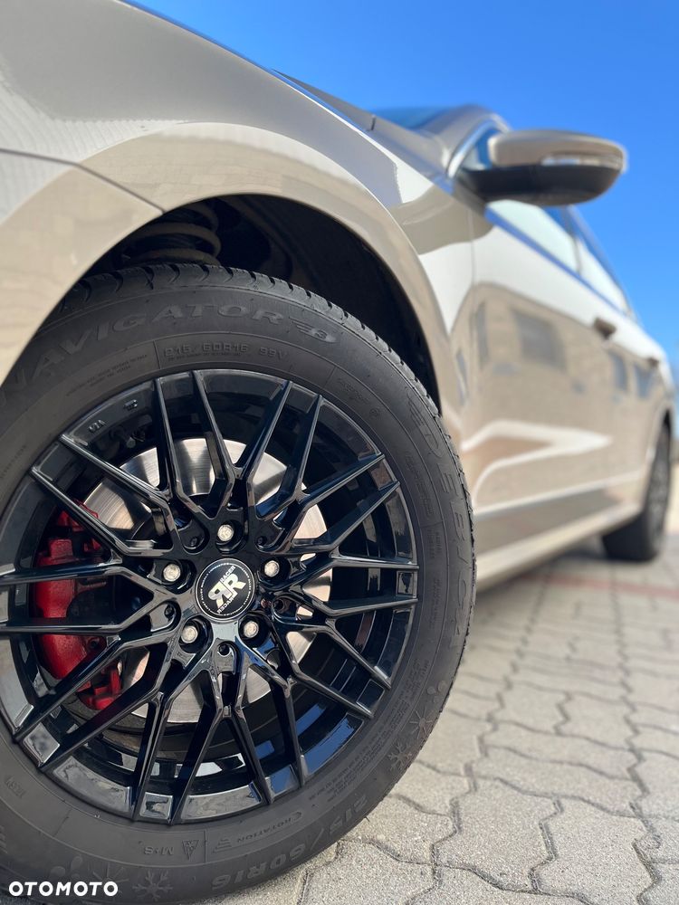 Volkswagen Passat 1.8 TSI (BlueMotion Technology) DSG Comfortline - 19