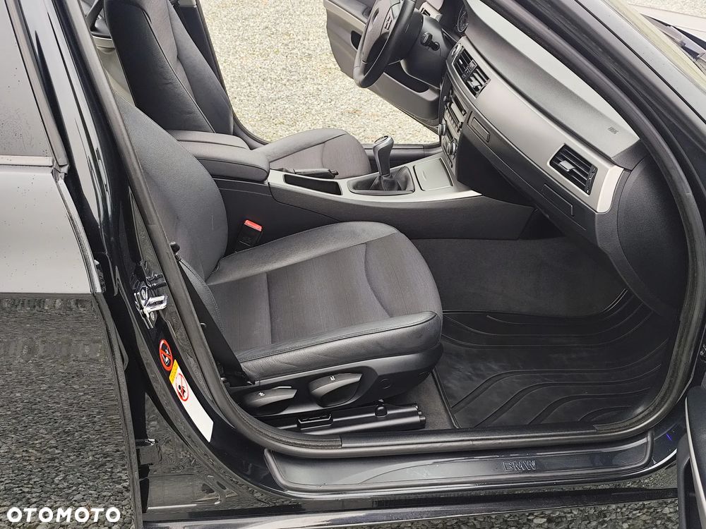 BMW Seria 3 318i - 20
