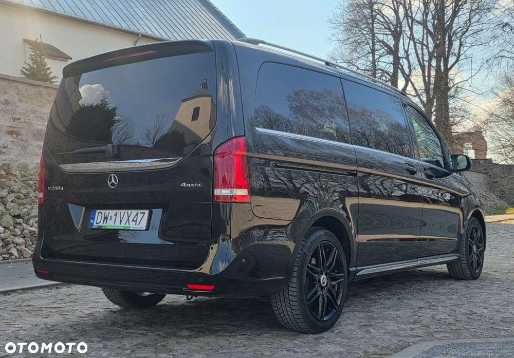 Mercedes-Benz Klasa V - 8