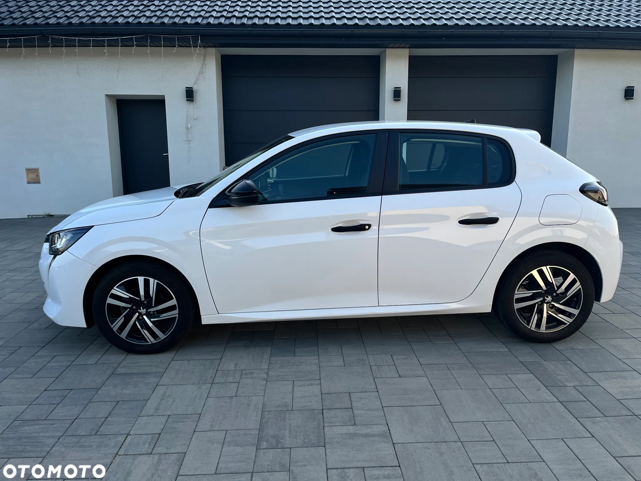 Peugeot 208 - 5