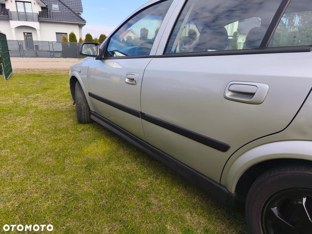 Opel Astra 1.6 NJoy - 4