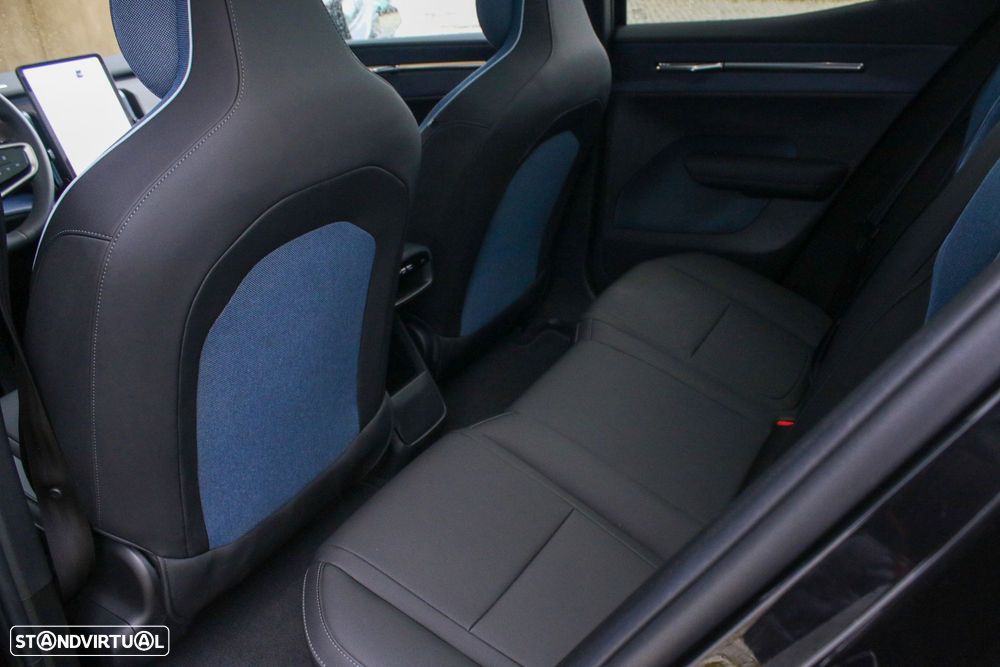 Volvo EX30 69 kWh Single Motor Extended Range Ultra - 46