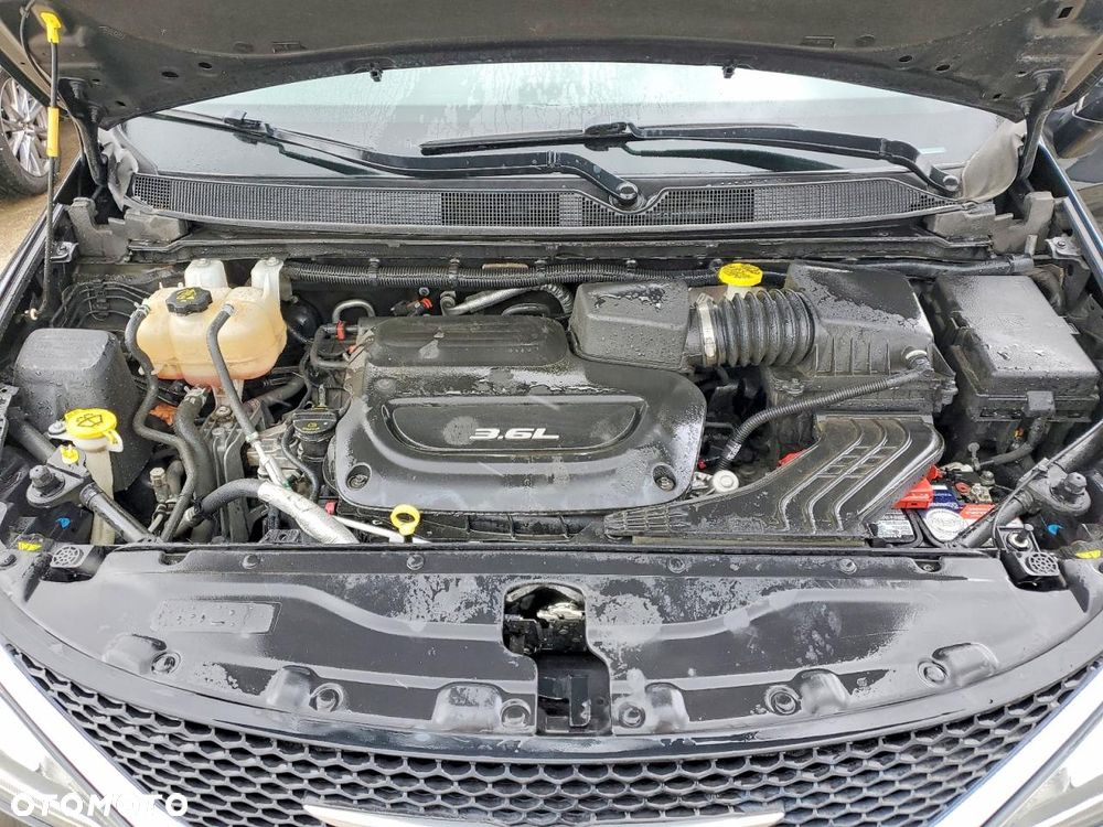 Chrysler Pacifica - 11