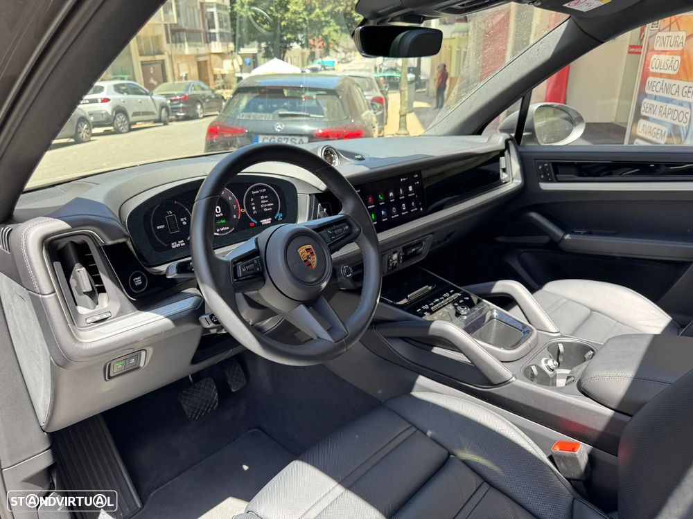 Porsche Cayenne E-Hybrid - 2