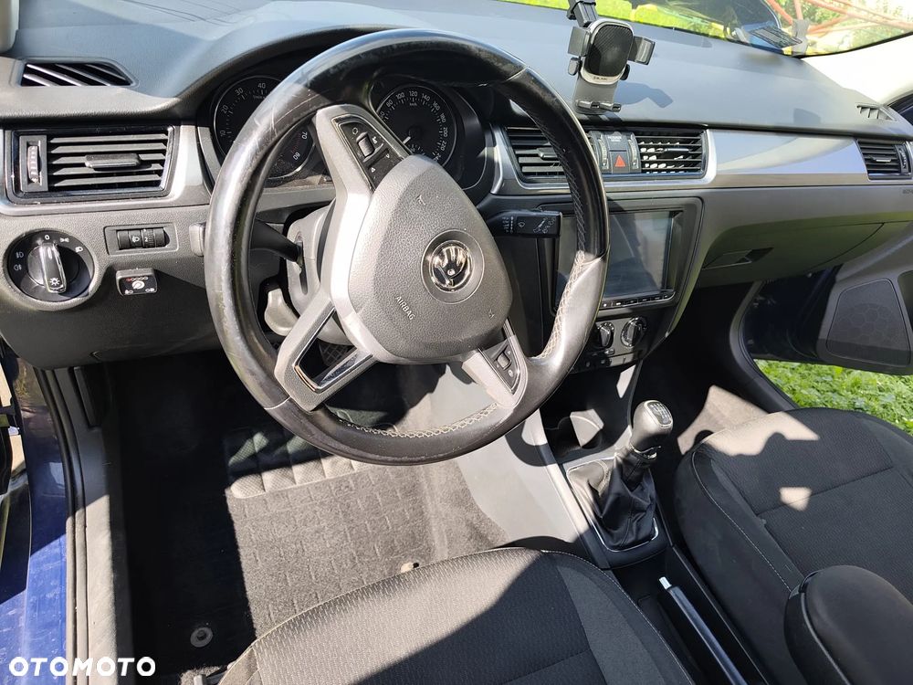 Skoda RAPID 1.2 TSI Active - 25