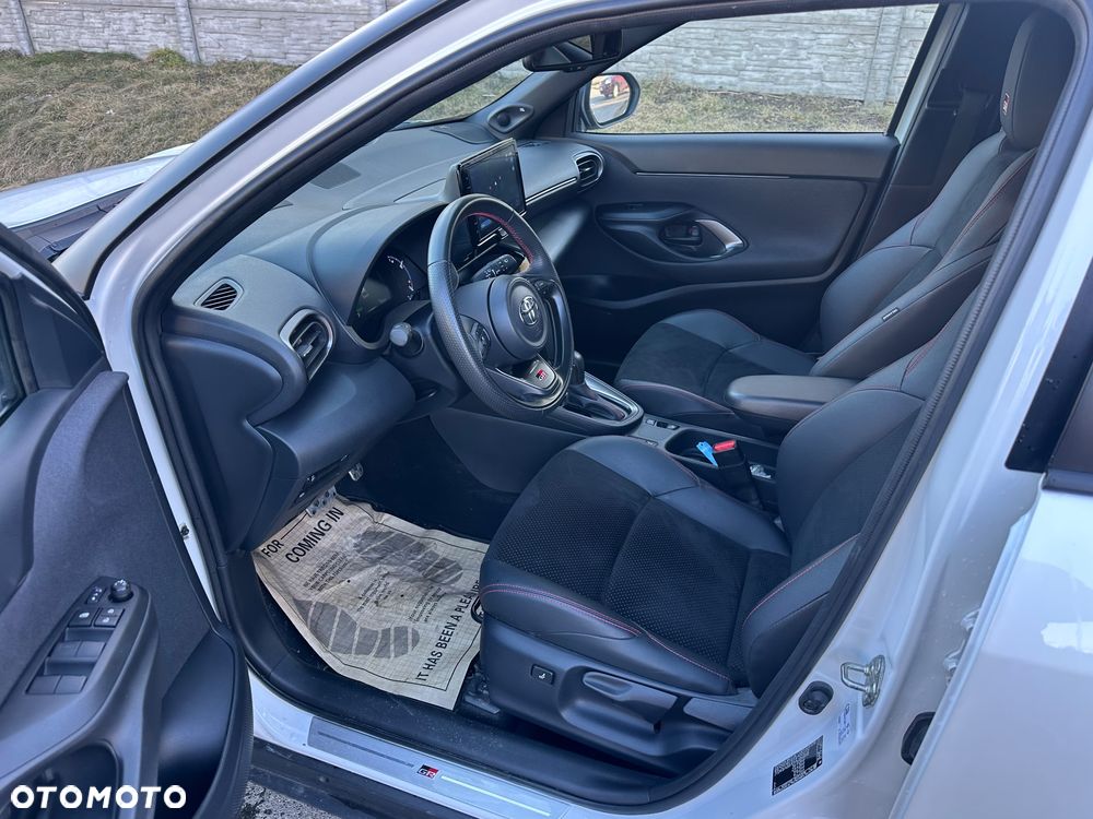 Toyota Yaris Cross 130 1.5 VVT-i GR Sport - 4