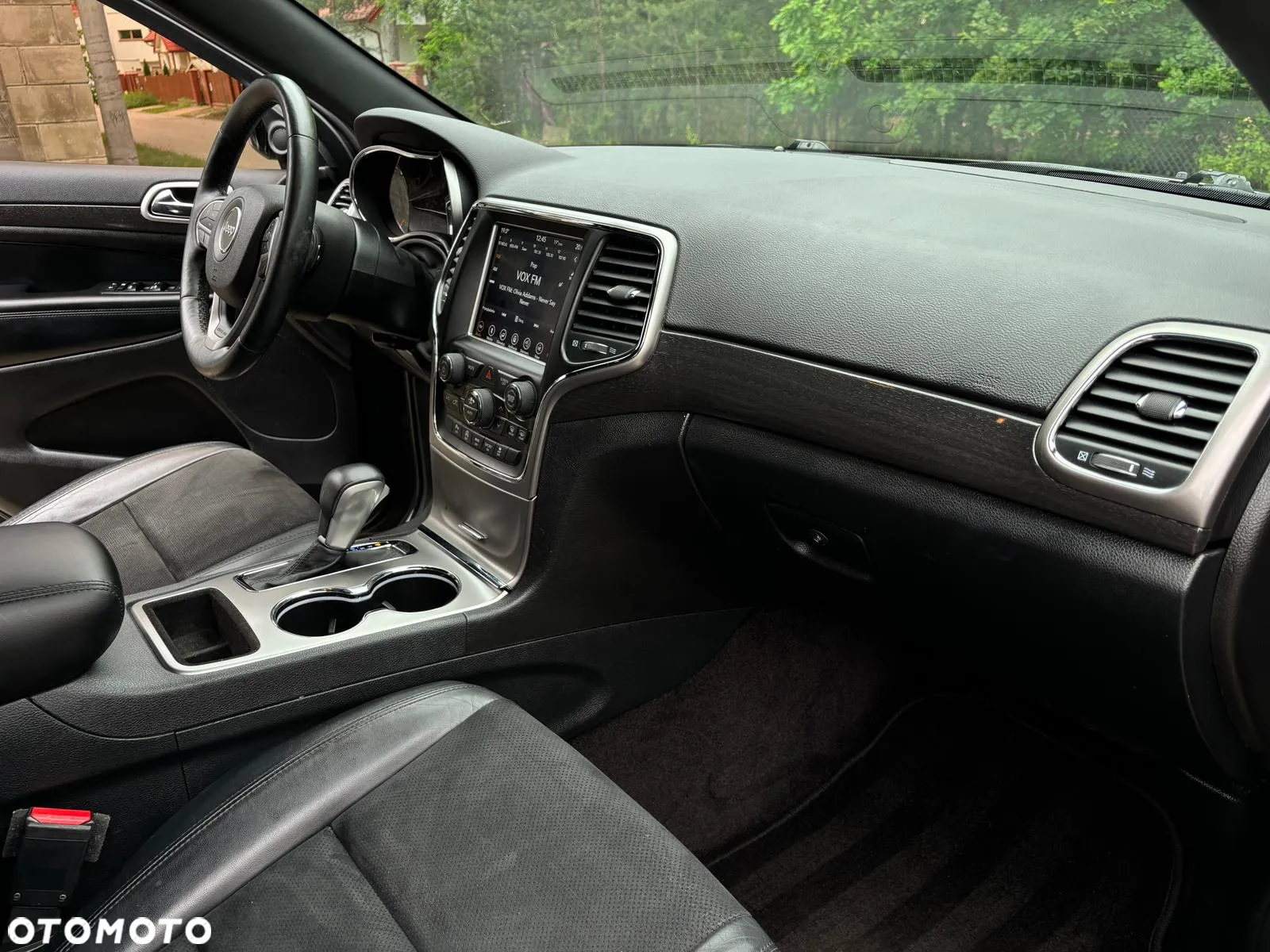 Jeep Cherokee - 25