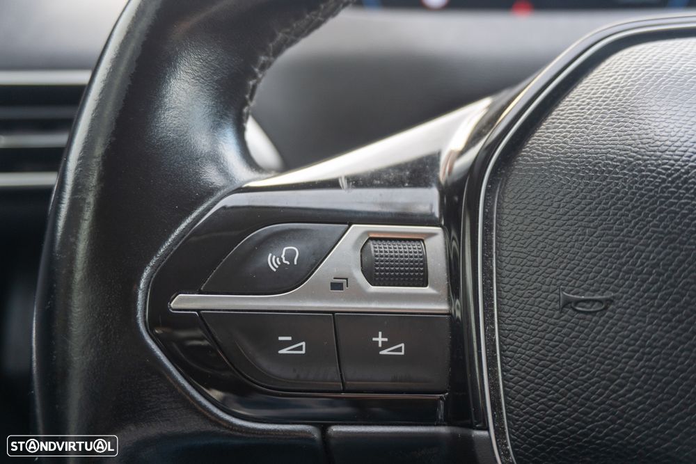 Peugeot 3008 PureTech 130 Stop & Start GPF Allure - 18