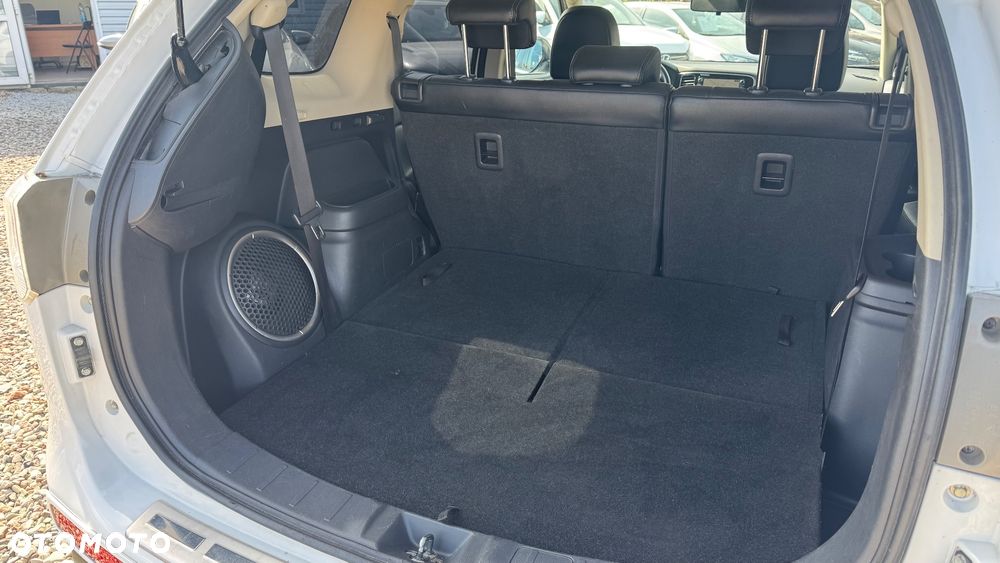 Mitsubishi Outlander 2.0 4WD Invite - 27