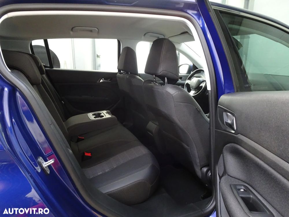 Peugeot 308 1.2 L PureTech Turbo S&S Allure - 15