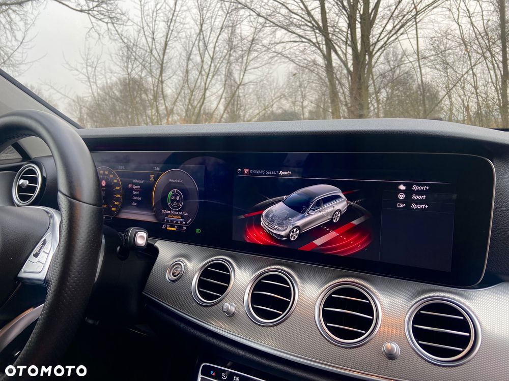 Mercedes-Benz Klasa E 220 d 9G-TRONIC AMG Line - 32