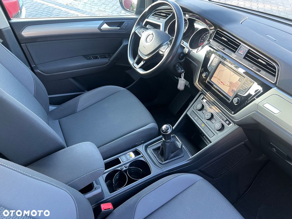 Volkswagen Touran 1.6 TDI BMT Comfortline - 24