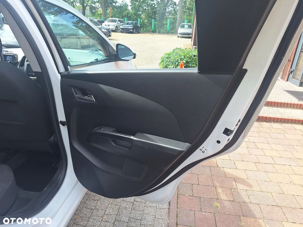 Chevrolet Aveo 1.6 LTZ - 13