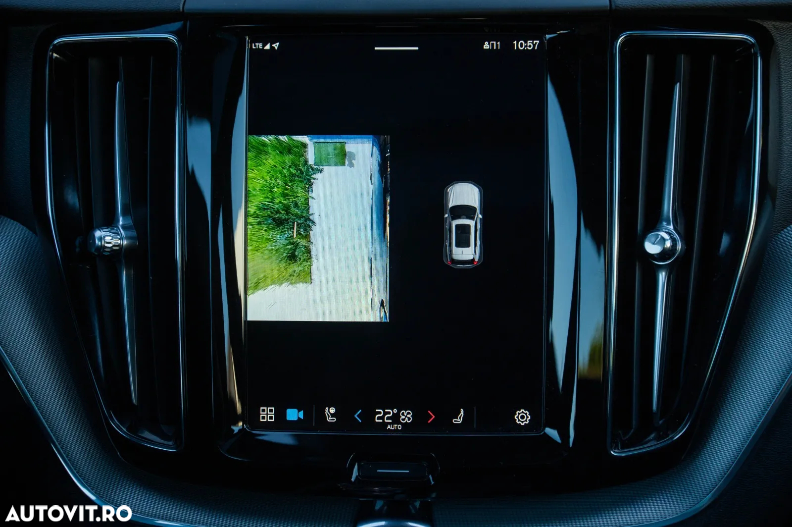 Volvo XC 60 B5 B AWD Plus Black Edition - 30
