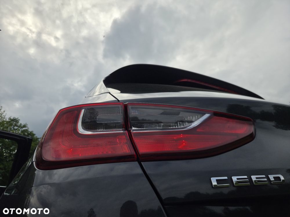 Kia Ceed 1.4 Attract - 23