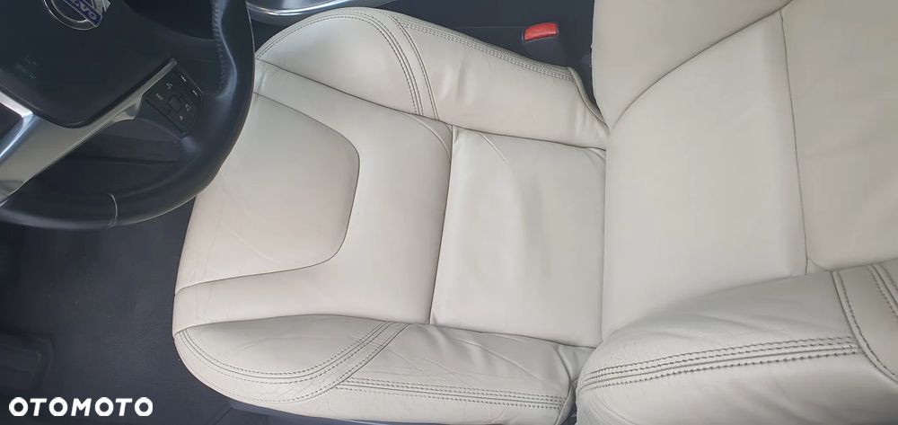 Volvo V60 D2 Summum - 33