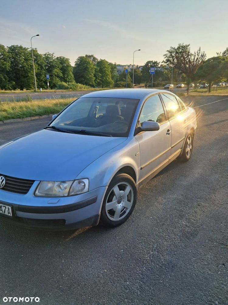 Volkswagen Passat 1.8 - 9