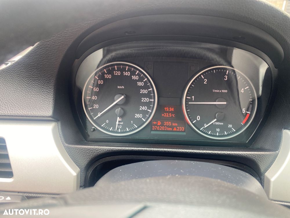 BMW Seria 3 318d DPF Touring Edition Exclusive - 12