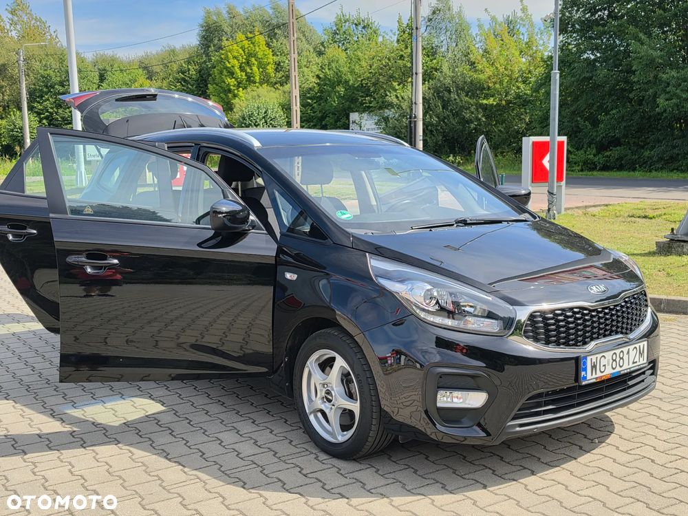 Kia Carens 1.6 GDI Dream Team Edition - 9