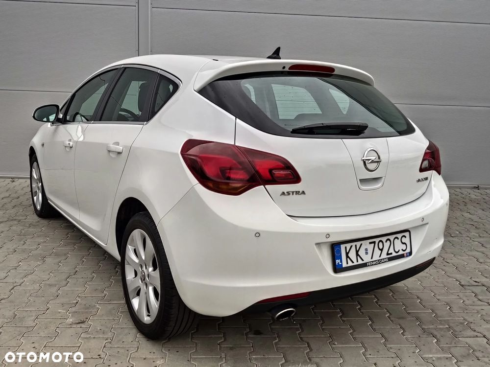 Opel Astra 1.4 Turbo Cosmo - 5