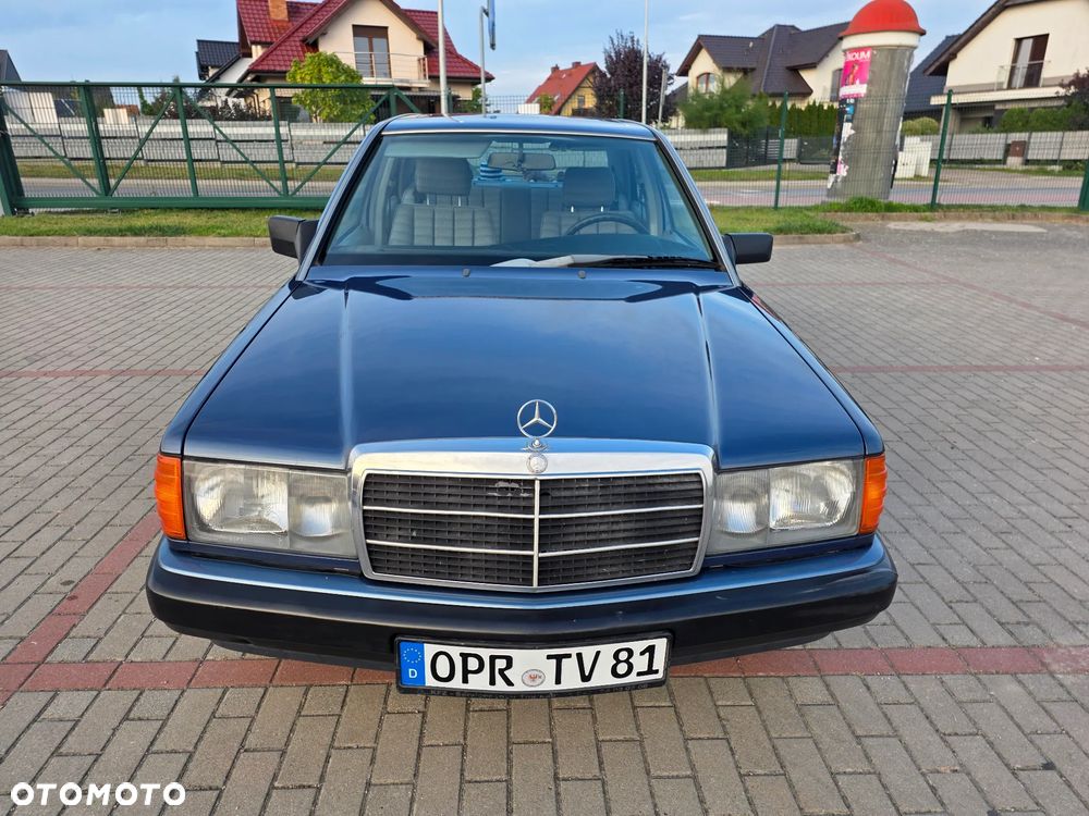 Mercedes-Benz W201 (190) - 2