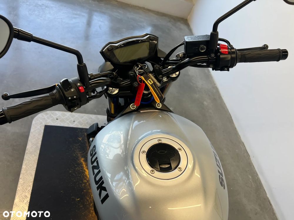 Suzuki SV - 19