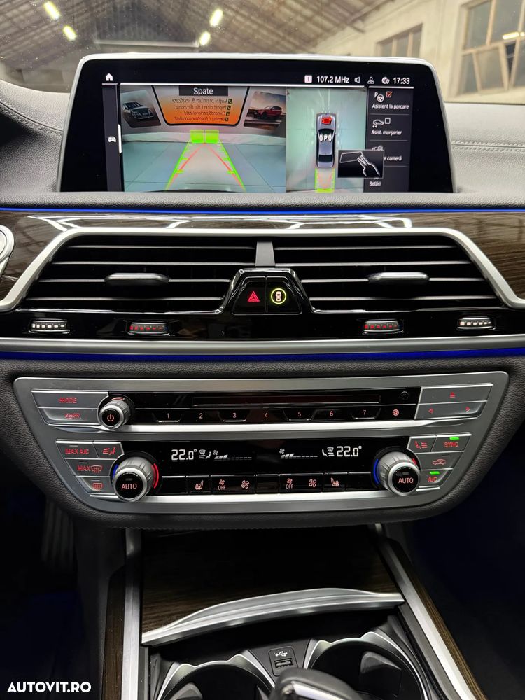 BMW Seria 7 730d xDrive MHEV - 15