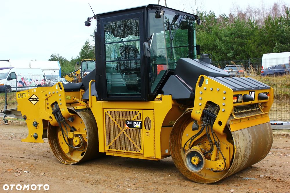Caterpillar CAT CD10 WALEC STALOWY WIBRACYJNY Z DZIELONYMI BĘBNAMI +KOSZ HYDROG AX077 - 3