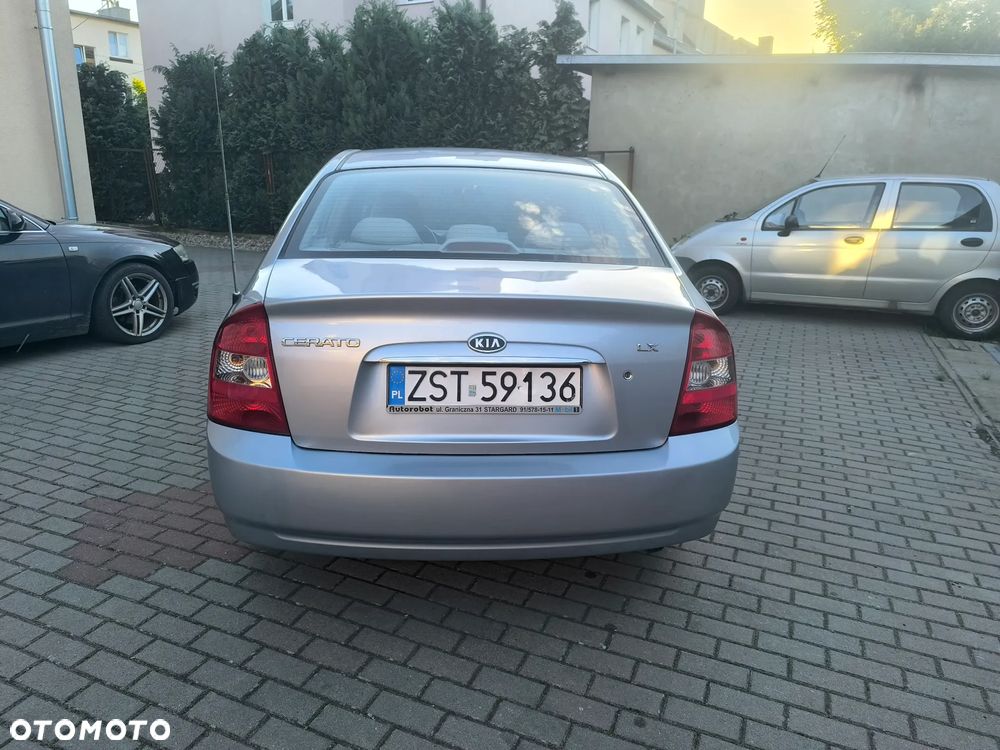 Kia Cerato 1.6 LX - 10