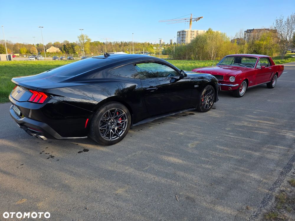 Ford Mustang - 26