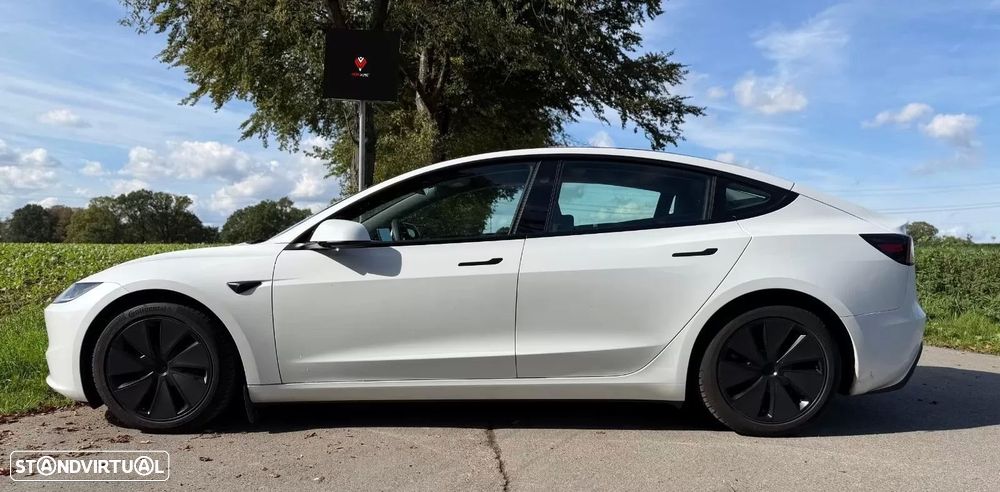 Tesla Model 3 2024 photo 4