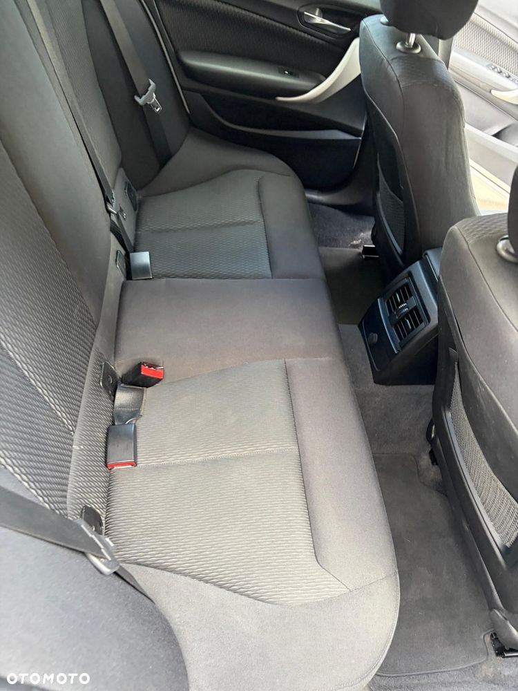BMW Seria 1 116i - 6