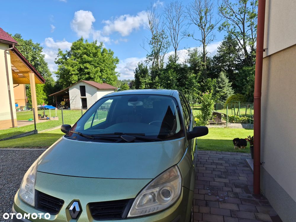 Renault Scenic 1.6 16V Confort Dynamique - 1