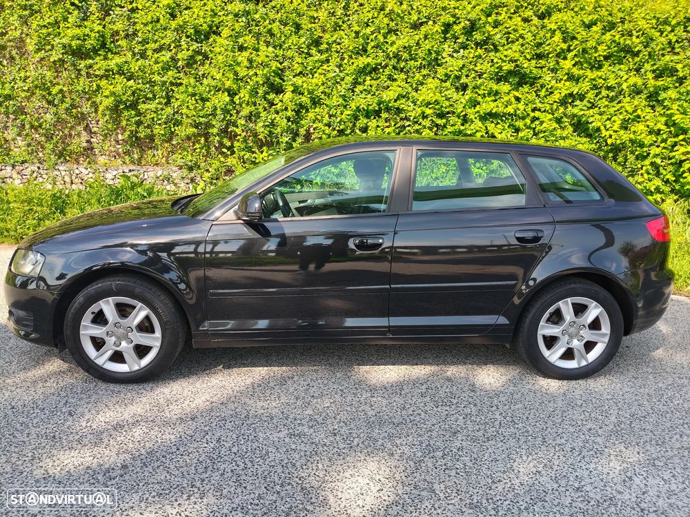 Audi A3 1.6 TDI Attraction - 4