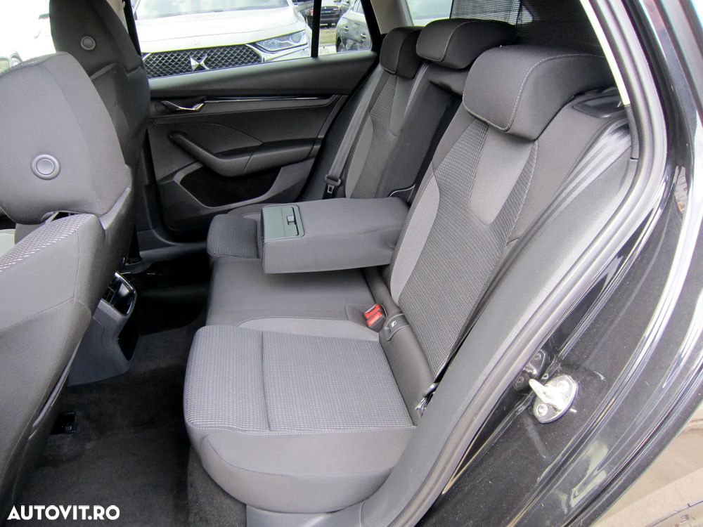 Skoda Octavia 2.0 TDI DSG Ambition - 8