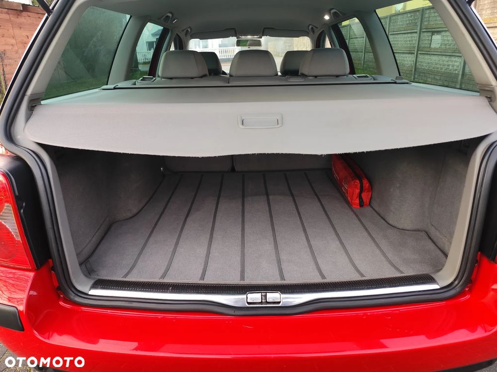 Volkswagen Passat 1.9 TDI Comfortline Family - 9