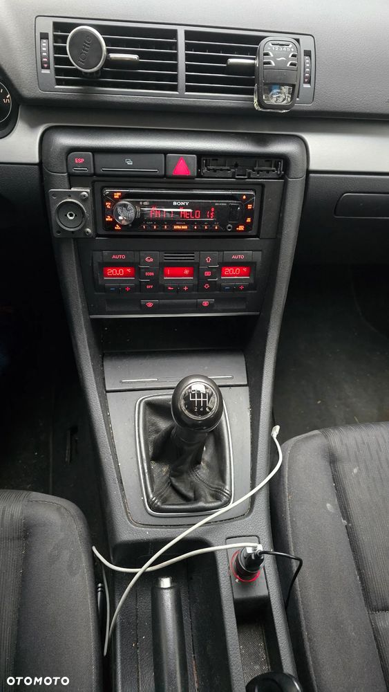 Audi A4 Avant 2.0 TDI DPF - 12