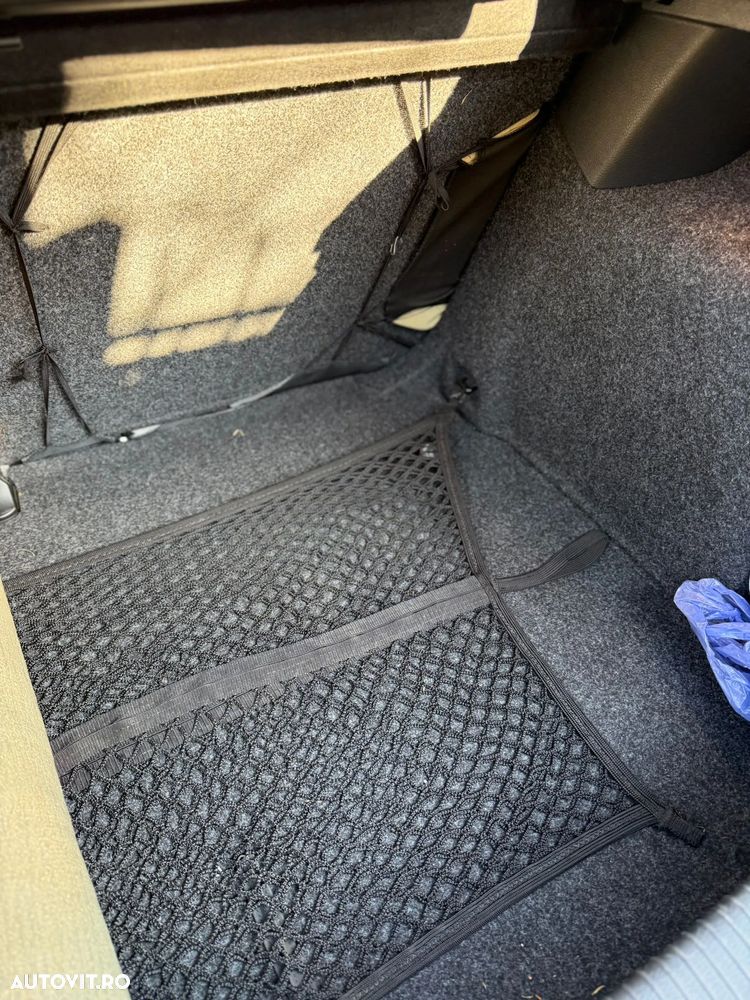 Volkswagen Golf 1.6 TDI DPF BMT DSG Comfortline - 16