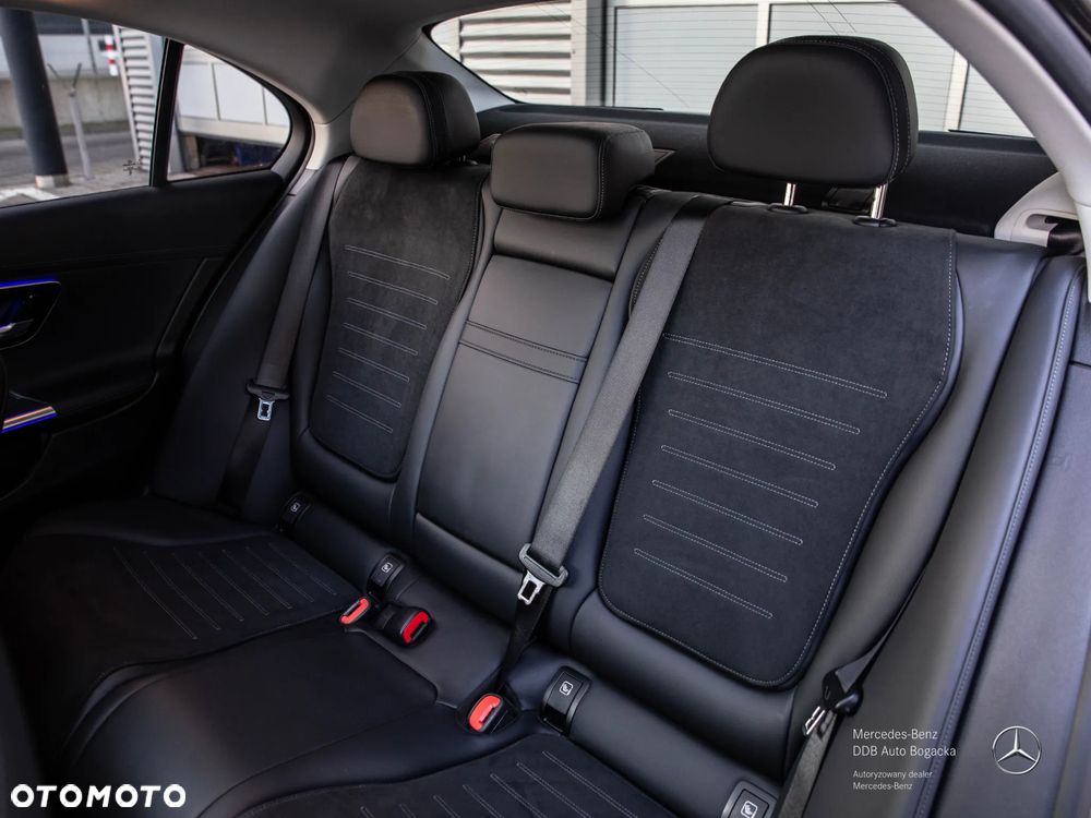 Mercedes-Benz Klasa C 300 e PHEV AMG - 14